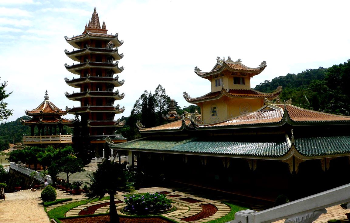 Một góc chùa Vạn Linh, Núi Cấm. Ảnh:  Lâm Điền