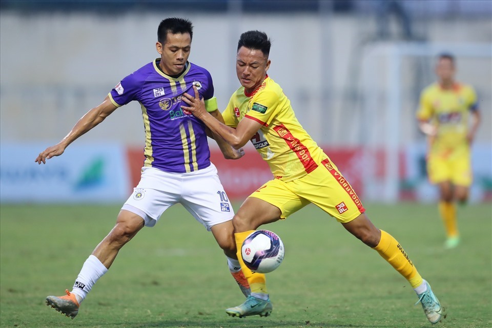 Tiền vệ Thái Sơn ghi bàn vào lưới Hà Nội FC trong trận đấu đầu tiên được trình làng tại V.League. Ảnh: VPF