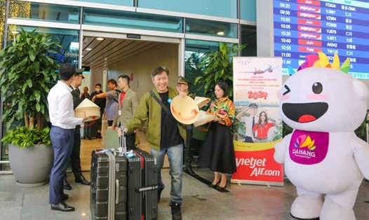 Khách du lịch đến TP Đà Nẵng dịp đầu năm 2024 tăng so với năm 2023. Ảnh: Thùy Trang