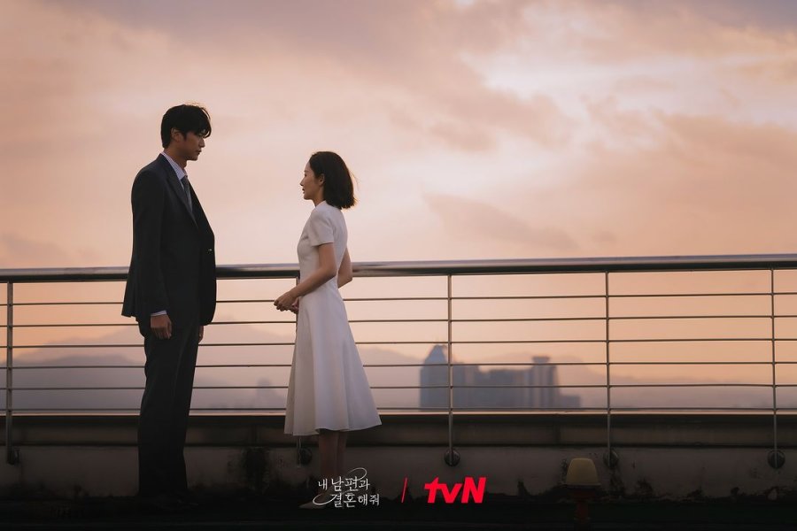 “Cô đi mà lấy chồng tôi” (Marry My Husband) là một trong những phim truyền hình Hàn Quốc đắt khách nhất, với rating lên đến 10,7%. Ảnh: Nhà sản xuất