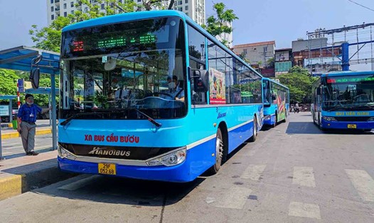 Hà Nội triển khai kế hoạch vận tải xe buýt phục vụ nhân dân dịp Tết. Ảnh: Phạm Đông