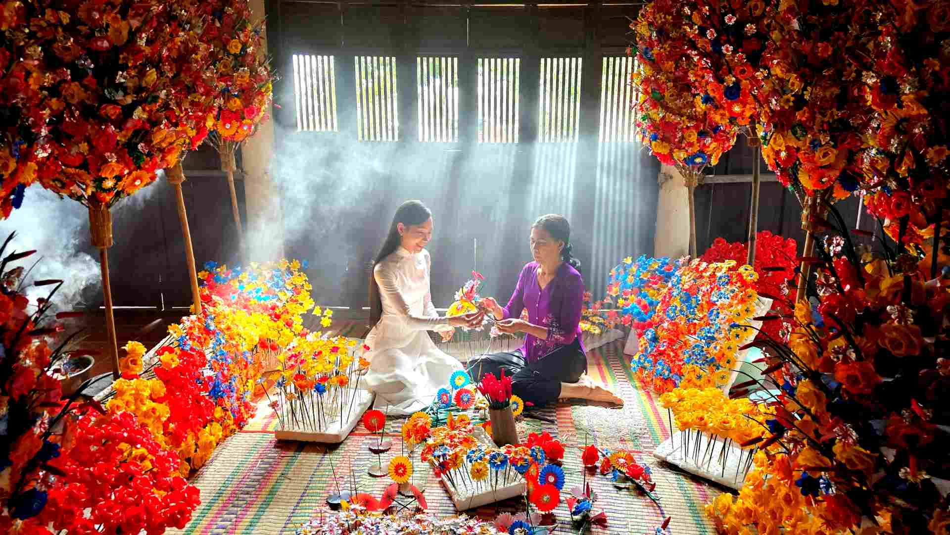 Cứ như thế, hoa giấy Thanh Tiên từ bao đời nay đã trở thành một nét văn hóa trong tín ngưỡng dân gian của người dân xứ Huế và đã lan tỏa ra các tỉnh lân cận. 