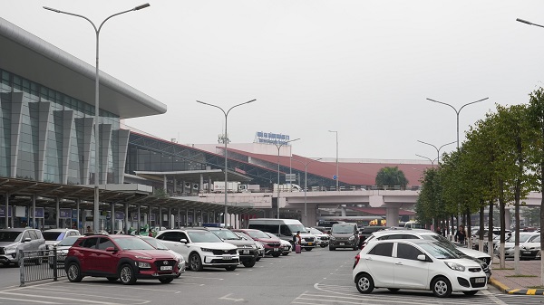 Thu phí không dừng trong ngày đầu tại sân bay Nội Bài. Ảnh: Sân bay Nội Bài
