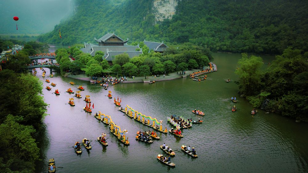 Khu vực bến thuyền Tam Cốc (thuộc Khu du lịch Tam Cốc – Bích Động tại xã Ninh Hải, huyện Hoa Lư, Ninh Bình).