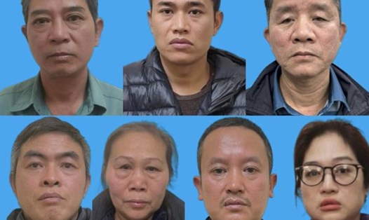 Bắt 7 đối tượng bảo kê, cưỡng đoạt tiền tỉ của tiểu thương chợ Long Biên
Nhóm các đối tượng bị bắt giữ. Ảnh: Công an TP Hà Nội