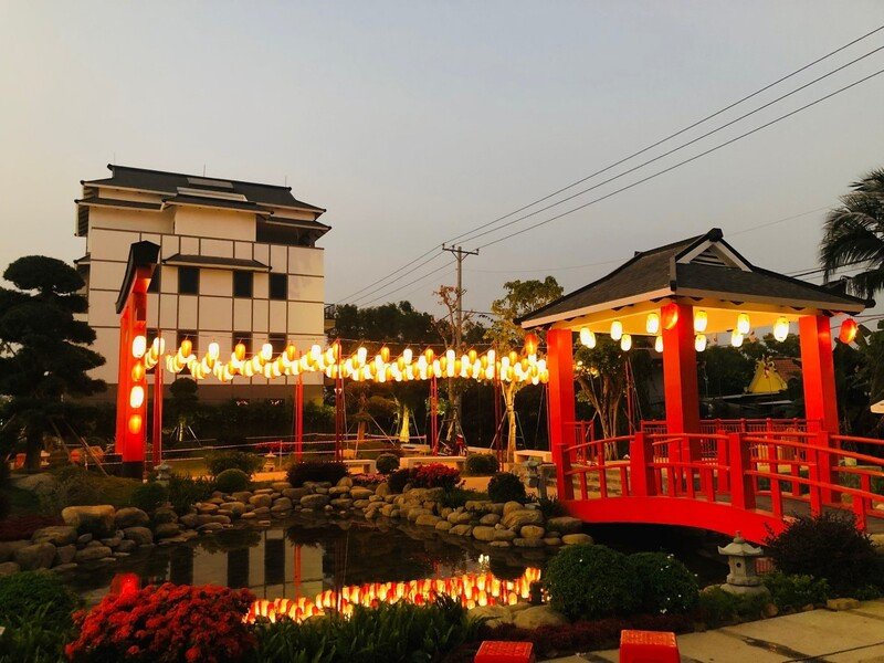 Góc Nhật Bản lung linh với vườn đèn lồng đậm chất phương Đông tại Đại lộ phố Imperia Grand Plaza Đức Hòa .Ảnh: Mik Home