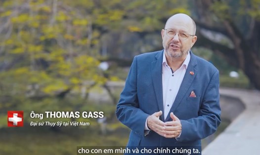  Ông Thomas Gass - Đại sứ Thụy Sỹ tại Việt Nam - chúc Tết Giáp Thìn 2024. Ảnh chụp màn hình video 