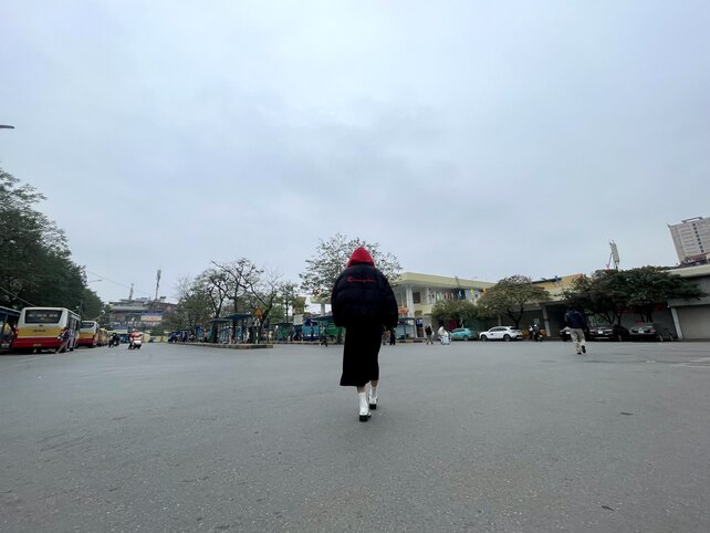Ngày 7.2 (tức ngày 28 Tết), khung cảnh tại Bến xe Giáp Bát (Hoàng Mai) khiến người dân bất ngờ khi rơi vào trạng thái “vắng tanh vắng ngắt”. Ảnh: Linh Trang.