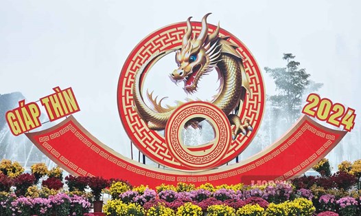 Điểm check-in cùng Rồng tại TP Hạ Long, tỉnh Quảng Ninh. Ảnh: Đoàn Hưng
