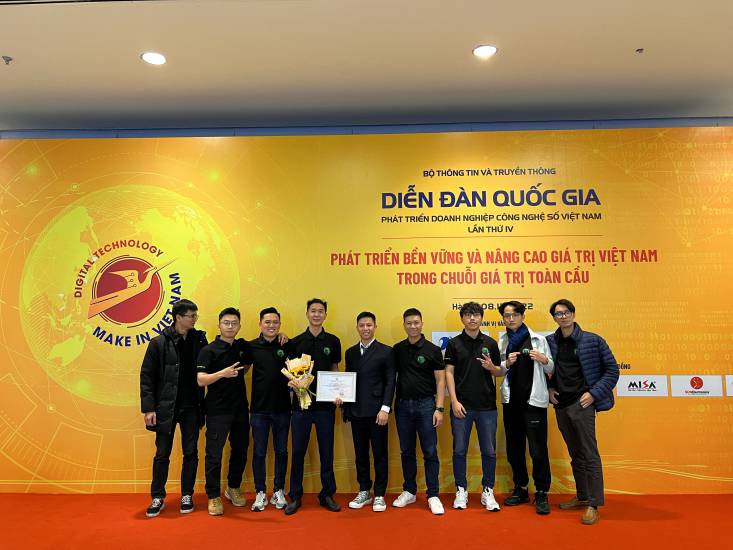 The Anti-Fraud Project is in the Top 10 Outstanding Digital Products for Digital Society of the "Make in Vietnam Digital Technology Products 2022" award presented by the Ministry of Information and Communications. Photo: Interviewee