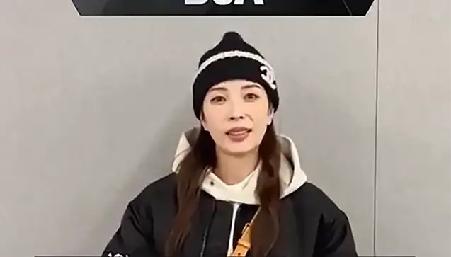 BoA gửi lời chào đến show vũ đạo bản Việt. Ảnh: NSX.