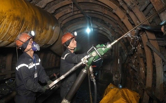 Lương bình quân tháng 1.2024 của thợ lò Than Hạ Long trên 21 triệu đồng. Ảnh: TT TKV