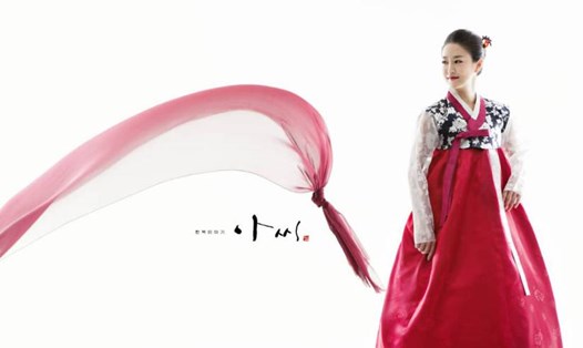 Hàn Quốc đã xây dựng một niềm tự hào đặc biệt đối với Hanbok, loại hình trang phục mà họ luôn xem là quốc phục của người Hàn Quốc. Ảnh: NVCC
