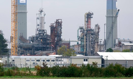 Đức định quốc hữu hóa công ty con của tập đoàn dầu khí Nga Rosneft. Ảnh: CNN