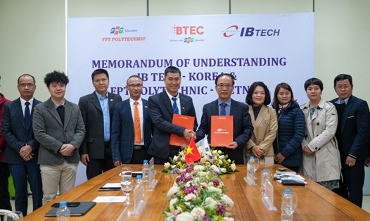 BTEC FPT và đối tác Hàn Quốc - IB Tech hợp tác phát triển chương trình thực tập ngành bán dẫn. Ảnh: BTEC