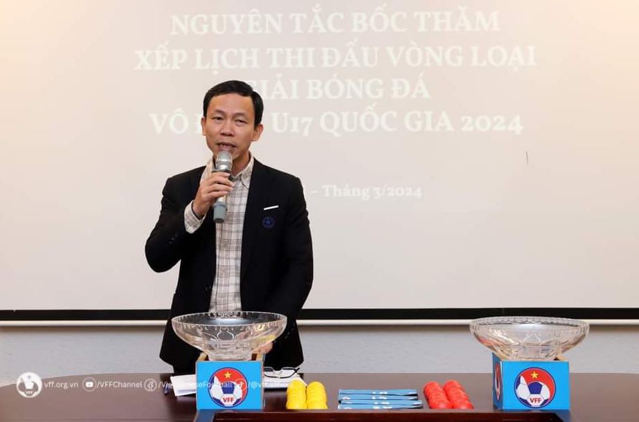 Phó Tổng Thư kí VFF Nguyễn Minh Châu phát biểu tại lễ bốc thăm giải U17 Quốc gia 2024. Ảnh: VFF