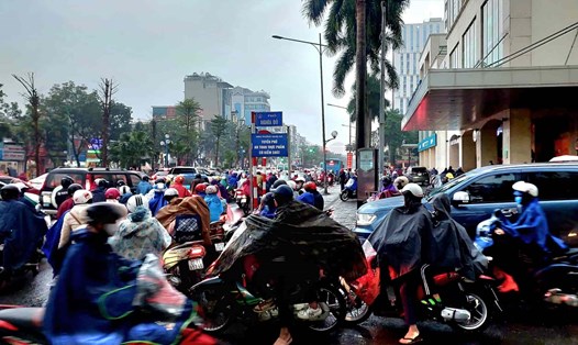 Dự báo Hà Nội tiếp tục mưa rét trong ngày mai 2.3. Ảnh: Hải Danh