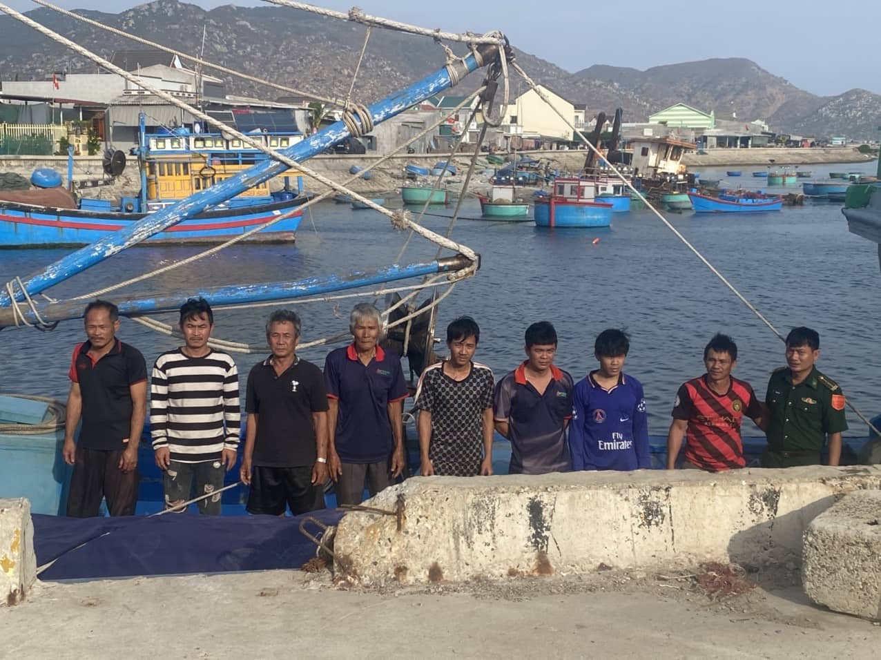Tàu vận tải va chạm tàu cá ở Bình Định khiến 9 ngư dân rơi xuống biển, 1 người còn mất tích. Ảnh  tác giả 