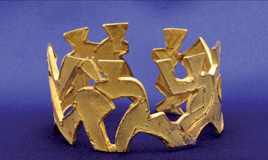 Gần 50 tác phẩm bằng vàng đã bị ăn trộm trong một cuộc triển lãm ở Italia. Ảnh: Chụp màn hình