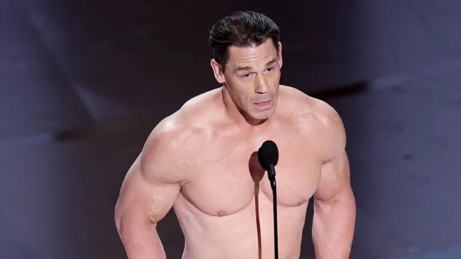 John Cena khỏa thân khoe cơ bắp trên sân khấu Oscar 2024. Ảnh: Rich Polk