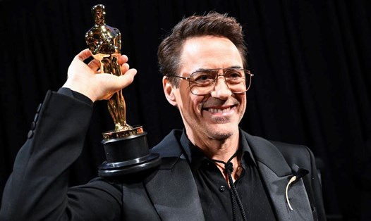 Robert Downey Jr. giành giải Nam phụ xuất sắc tại Oscar 2024. Ảnh: X