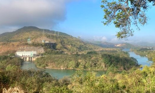 Huyện Krông Nô đã làm việc với các nhà máy thủy điện yêu cầu chủ động xả nước bảo đảm chống hạn cho khoảng 4.000ha cây trồng các loại ở khu vực hạ lưu sông Krông Nô. Ảnh: Phan Tuấn