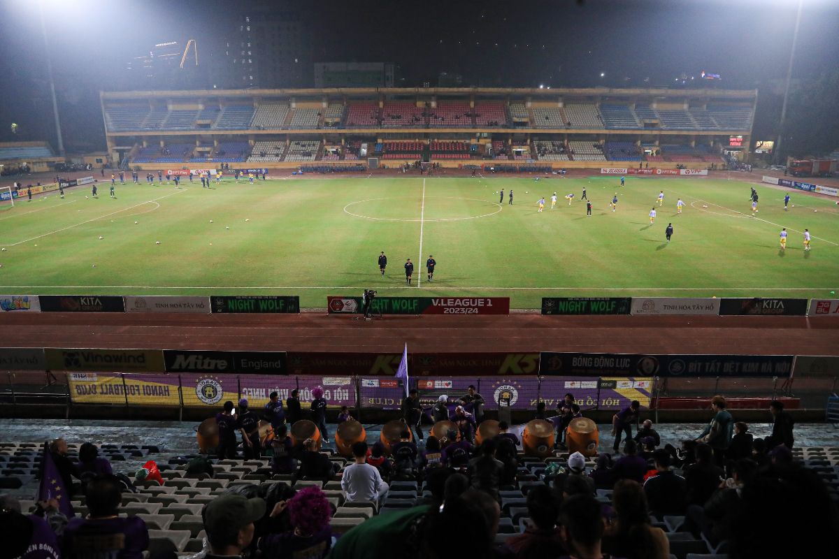 Sân vận động Hàng Đẫy là sân nhà của 3 đội bóng tại V.League. Ảnh: Minh Dân