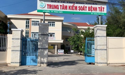 Trung tâm Kiểm soát bệnh tật tỉnh Bình Thuận thông báo ổ dịch lây truyền từ động vật sang người cho Chi cục Thú y tỉnh phối hợp điều tra, giám sát. Ảnh: Duy Tuấn