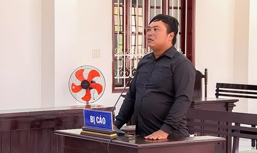 Bị cáo Trần Văn Linh tại Tòa án nhân dân tỉnh Vĩnh Long. Ảnh: Công an cung cấp. 