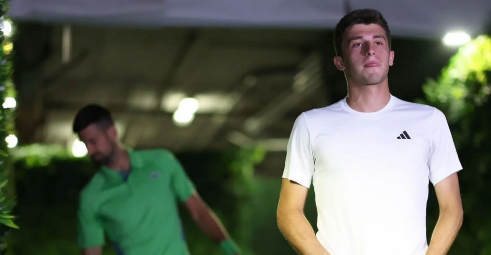 Luca Nardi khiến Djokovic lu mờ trong một ngày anh thi đấu xuất sắc. Ảnh: BNP Paribas Open