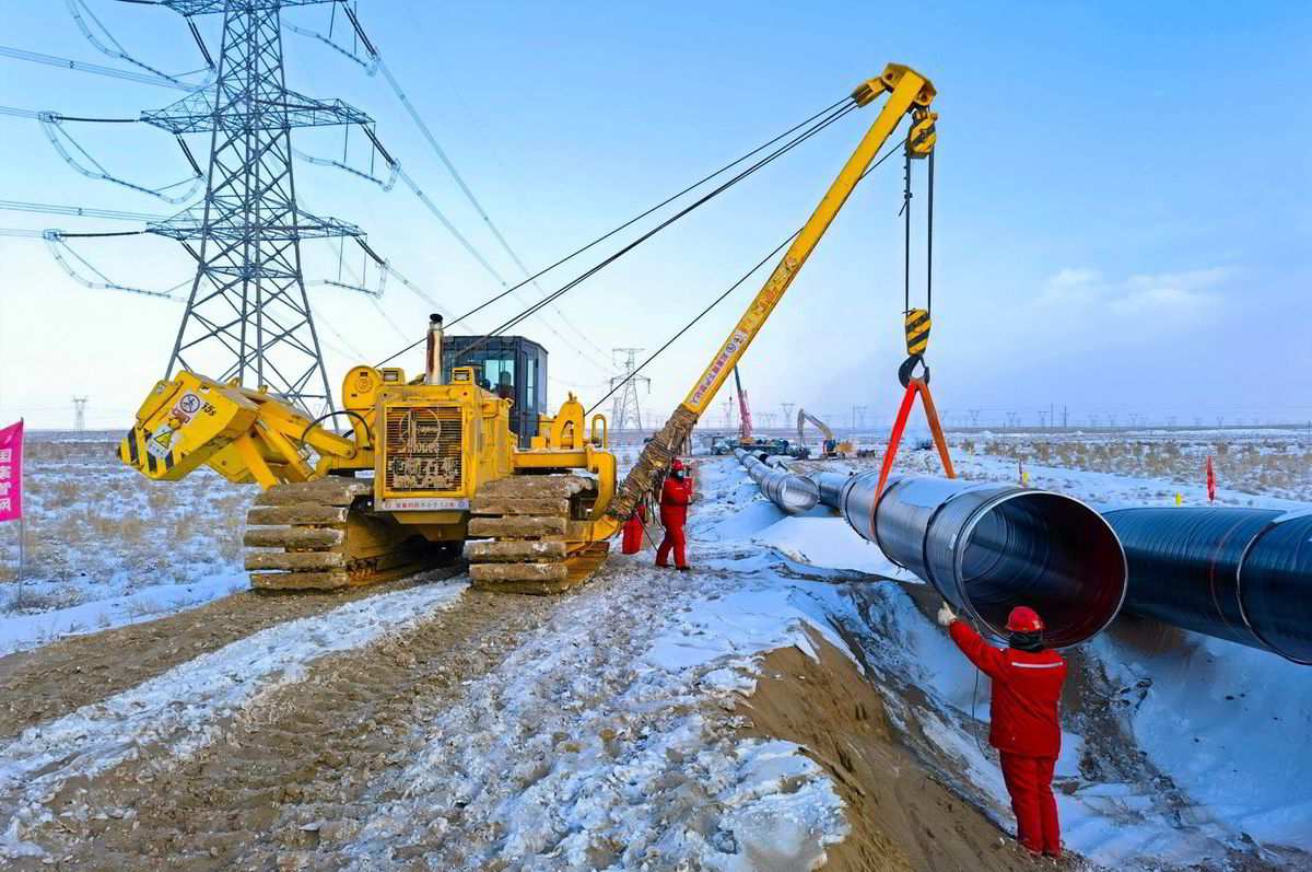 Xây dựng đường ống dẫn khí đốt phía đông-tây ở Trung Quốc. Ảnh: VCG