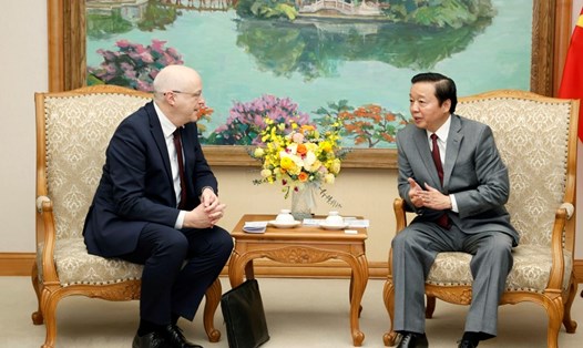  Phó Thủ tướng Chính phủ Trần Hồng Hà tiếp Đại sứ Phần Lan tại Việt Nam Keijo Novaron. Ảnh: TTXVN