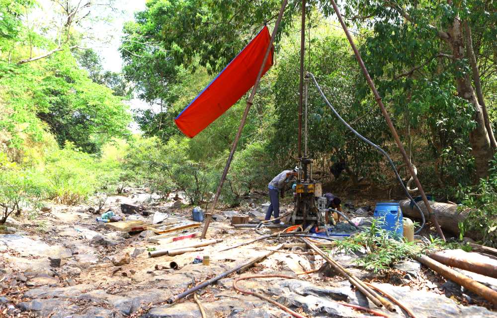 Hiện, dự án Hồ Ka Pét mới đang triển khai hạng mục khoan thăm dò địa chất. Ảnh: Duy Tuấn