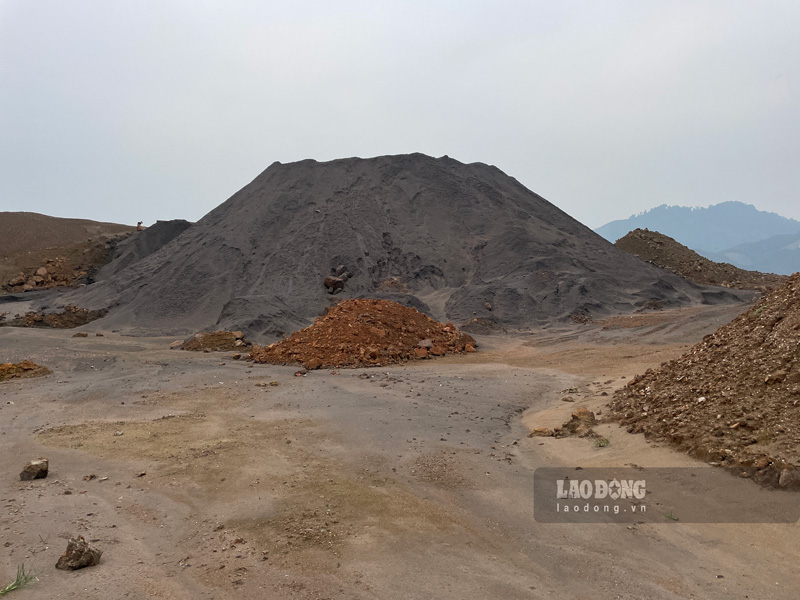 Những gì còn lại sau khi hơn 11.000 tấn quặng đất hiếm và hơn 152.000 tấn quặng sắt bị khai thác và tiêu thụ trái phép.
