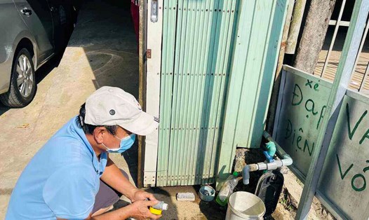 Nhiều hộ dân ở TP Bảo Lộc, tỉnh Lâm Đồng chịu cảnh thiếu nước sinh hoạt trầm trọng. Ảnh: Mai Hương
