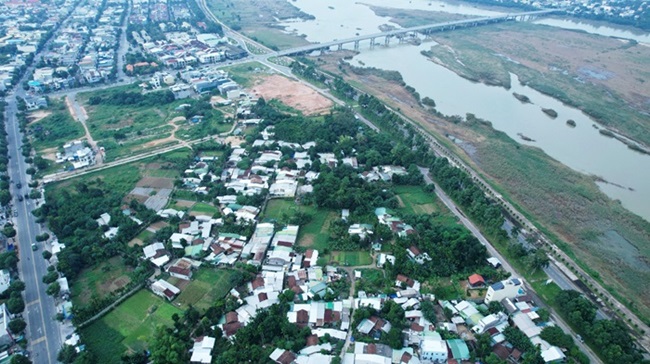 Vị trí được chọn để làm công viên Thạch Bích, nhưng hiện đã dừng triển khai. Ảnh: Viên Nguyễn