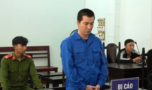 Bị cáo Nguyễn Hữu Hùng tại phiên tòa sơ thẩm. Ảnh: Ngọc Sáng.