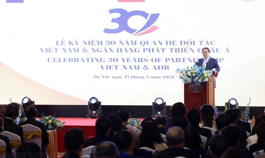 Thủ tướng Chính phủ Phạm Minh Chính phát biểu tại lễ kỷ niệm 30 năm quan hệ đối tác Việt Nam - Ngân hàng Phát triển châu Á. Ảnh: TTXVN