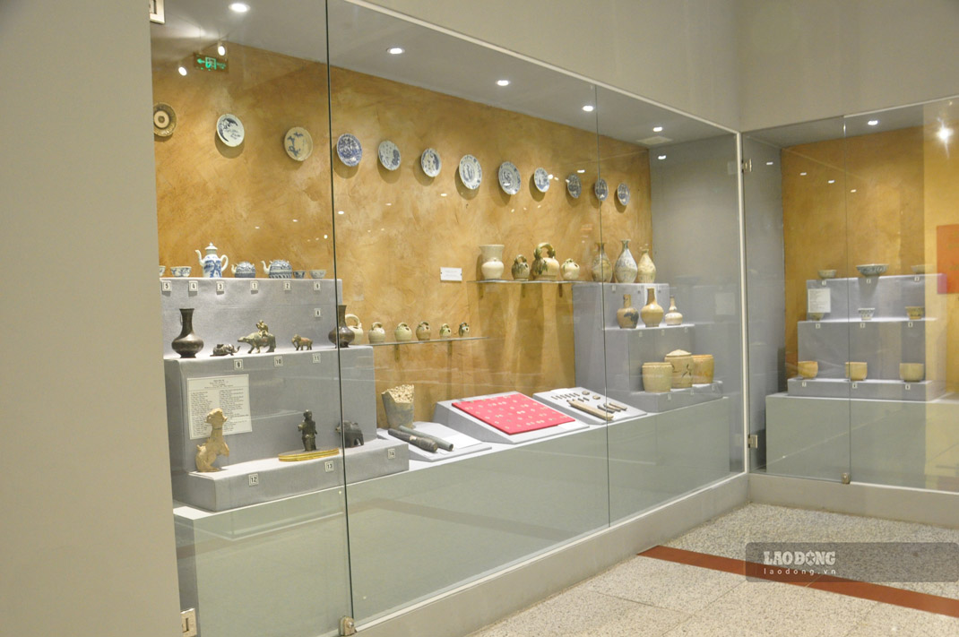 Mới đây, Bảo tàng tỉnh Yên Bái tiếp nhận 200 hiện vật do người dân hiến tặng và bổ sung 65 hiện vật sau đợt nghiên cứu, thám sát khảo cổ nâng tổng số lên 24.946 hiện vật.