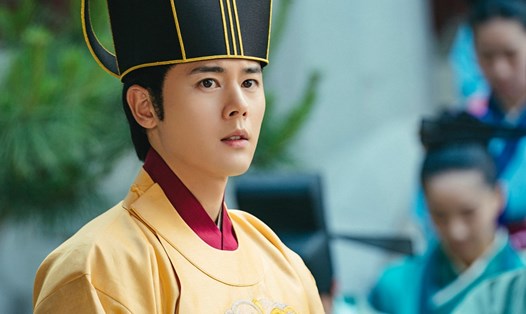 Kim Dong Jun đóng vai vua Hyun Jong trong phim “Chiến tranh Goryeo-Khitan”. Ảnh: Nhà sản xuất