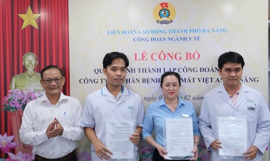 Ra mắt Ban chấp hành CĐCS Công ty Cổ phần Bệnh viện Mắt Việt An Đà Nẵng. Ảnh: Trà Vân