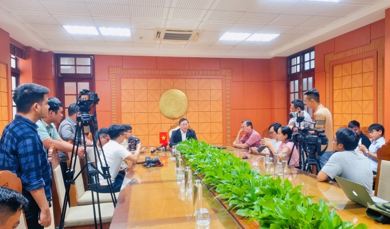 Lãnh đạo tỉnh Quảng Nam trả lời phỏng vấn báo chí về nội dung công bố quy hoạch tỉnh Quảng Nam thời kỳ 2021 - 2030, tầm nhìn đến năm 2050 chiều 14.3. Ảnh Hoàng Bin