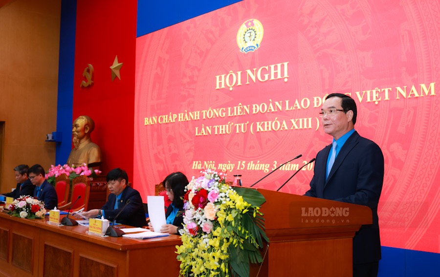 Chủ tịch Tổng Liên đoàn Lao động Việt Nam Nguyễn Đình Khang phát biểu khai mạc hội nghị. Ảnh: Hải Nguyễn 