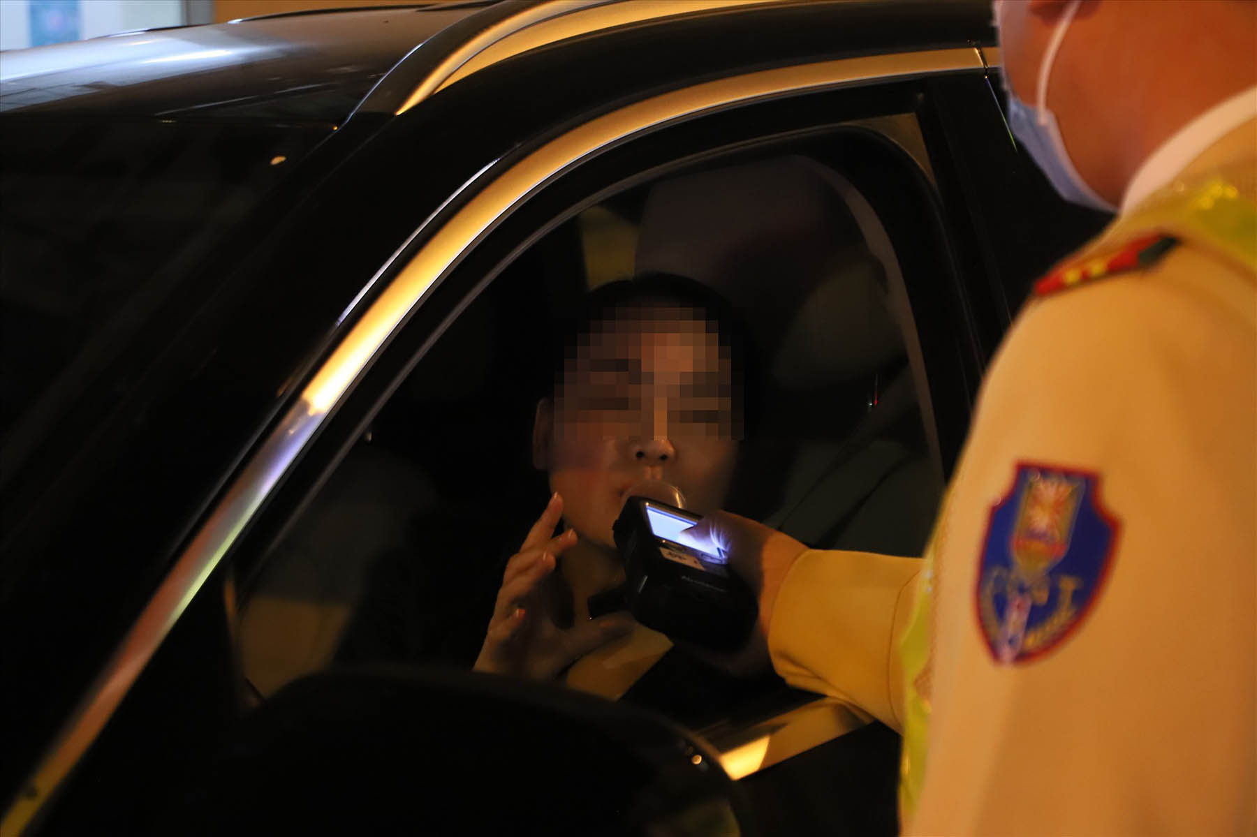 Đề nghị chọn phương án cấm tuyệt đối nồng độ cồn khi lái xe. Ảnh: Phạm Đông