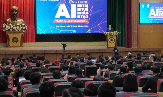 Gần 500 giáo viên dự hội nghị nói chuyện chuyên đề về ứng dụng trí tuệ nhân tạo. Ảnh: Mai Dung