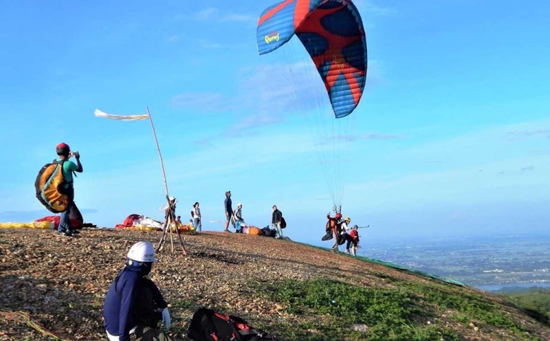 Giải Dù lượn năm nay quy tụ khoảng 120 phi công trong và ngoài nước.