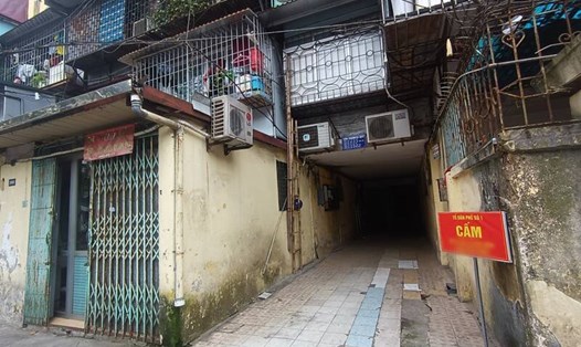 Giá 100 triệu đồng/m2, nhiều chủ căn nhà tập thể cũ Hà Nội vẫn không bán. Ảnh: Thu Giang 