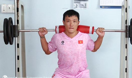 Nguyễn Minh Trí có thể trở lại tập luyện trong những ngày tới. Ảnh: VFF