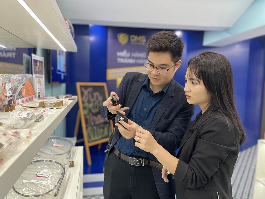 Tổng cục QLTT chỉ cách phân biệt hàng trăm sản phẩm hàng thật - hàng giả