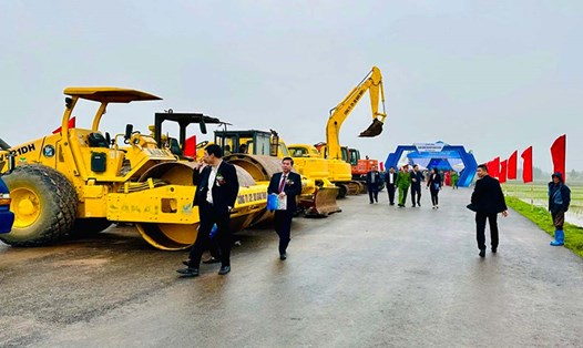Lễ khởi công dự án đầu tư hạ tầng cụm công nghiệp Giao Thiện. Ảnh: Cổng TTĐT huyện Giao Thủy
